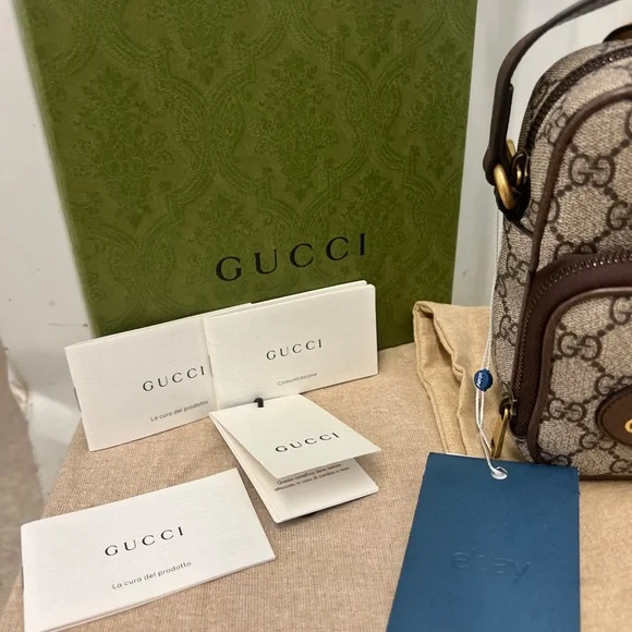 Gucci Brown and Beige GG Pattern Neo Vintage Crossbody Bag - Picture 2 of 6